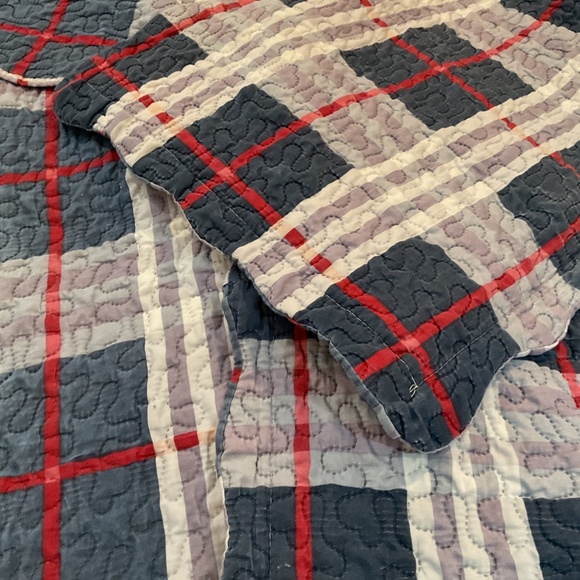 Bedding (double.  I used on queen) - Picture 2 of 4